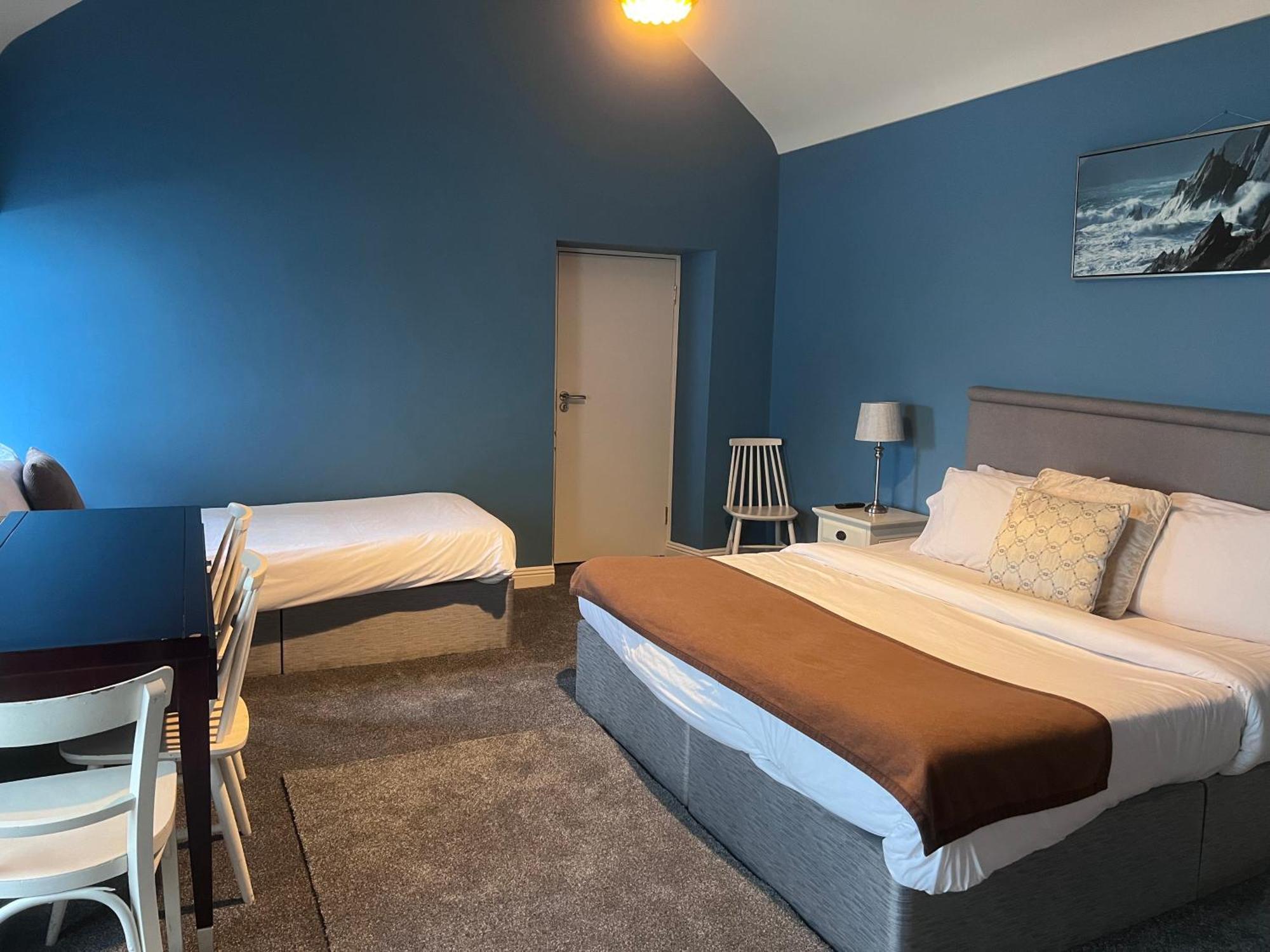 The Townhouse Bed and Breakfast Milltown Malbay Buitenkant foto