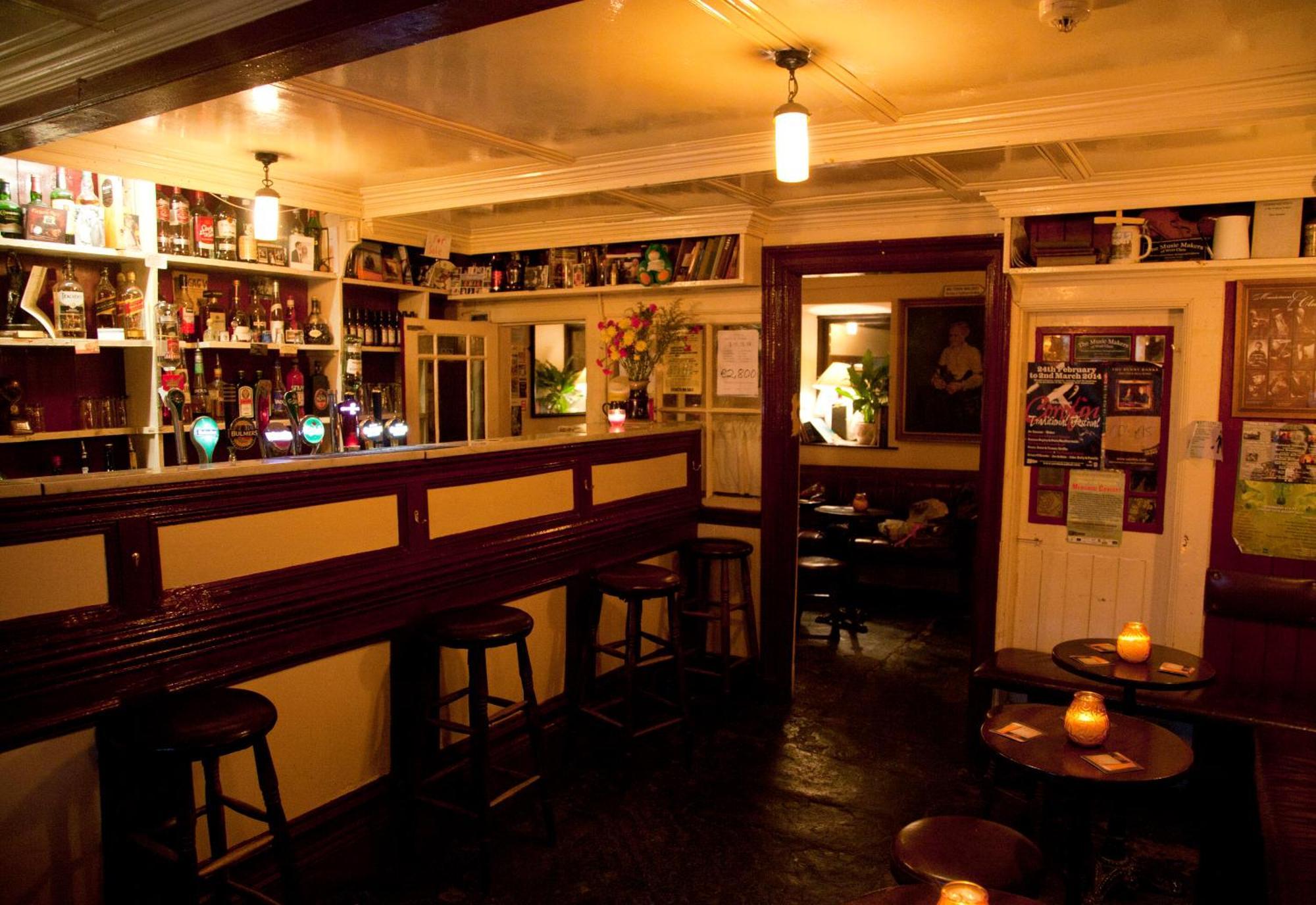The Townhouse Bed and Breakfast Milltown Malbay Buitenkant foto