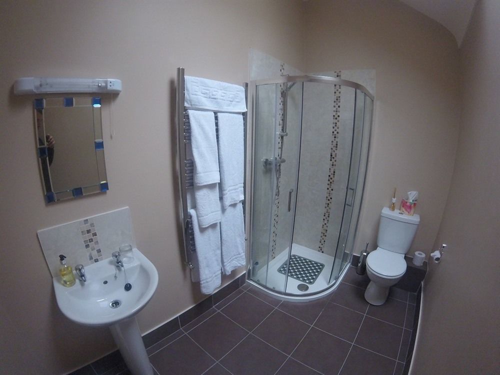 The Townhouse Bed and Breakfast Milltown Malbay Buitenkant foto