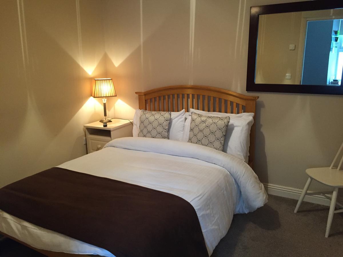 The Townhouse Bed and Breakfast Milltown Malbay Buitenkant foto
