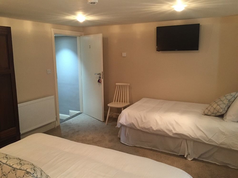The Townhouse Bed and Breakfast Milltown Malbay Buitenkant foto